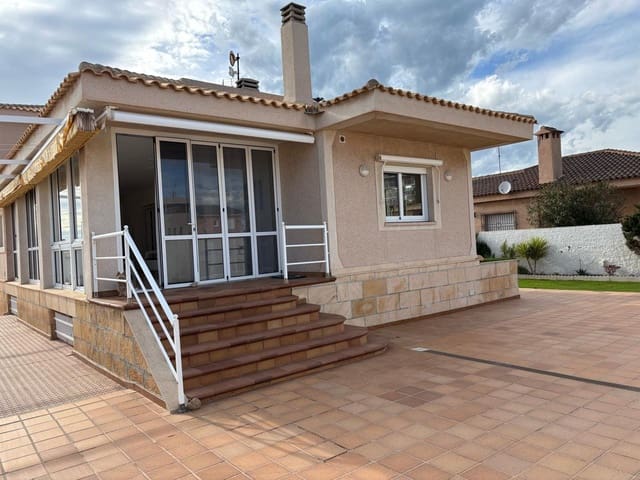 6 sypialnia Willa na sprzedaż w La Manga del Mar Menor z basenem garażem - 610 000 € (Ref: 10011796)