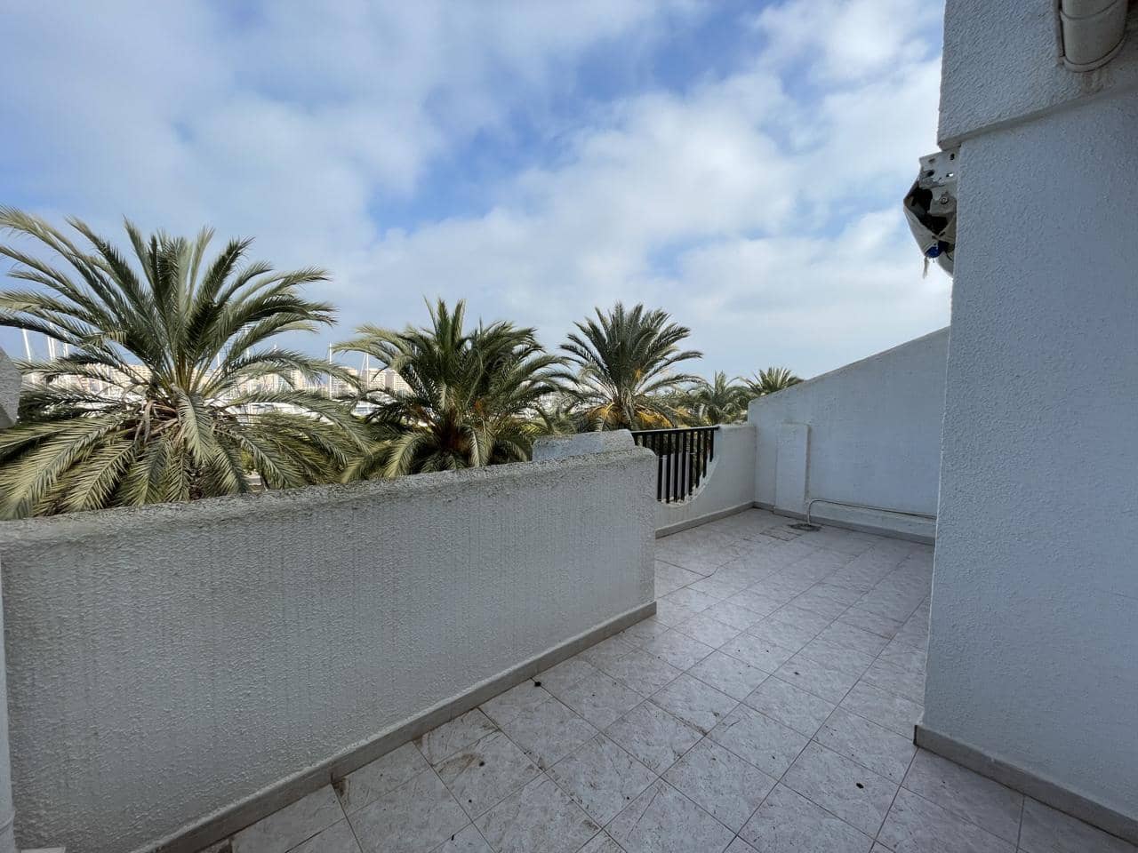 3 sypialnia Mieszkanie na sprzedaż w La Manga del Mar Menor z basenem - 220 000 € (Ref: 10011798)