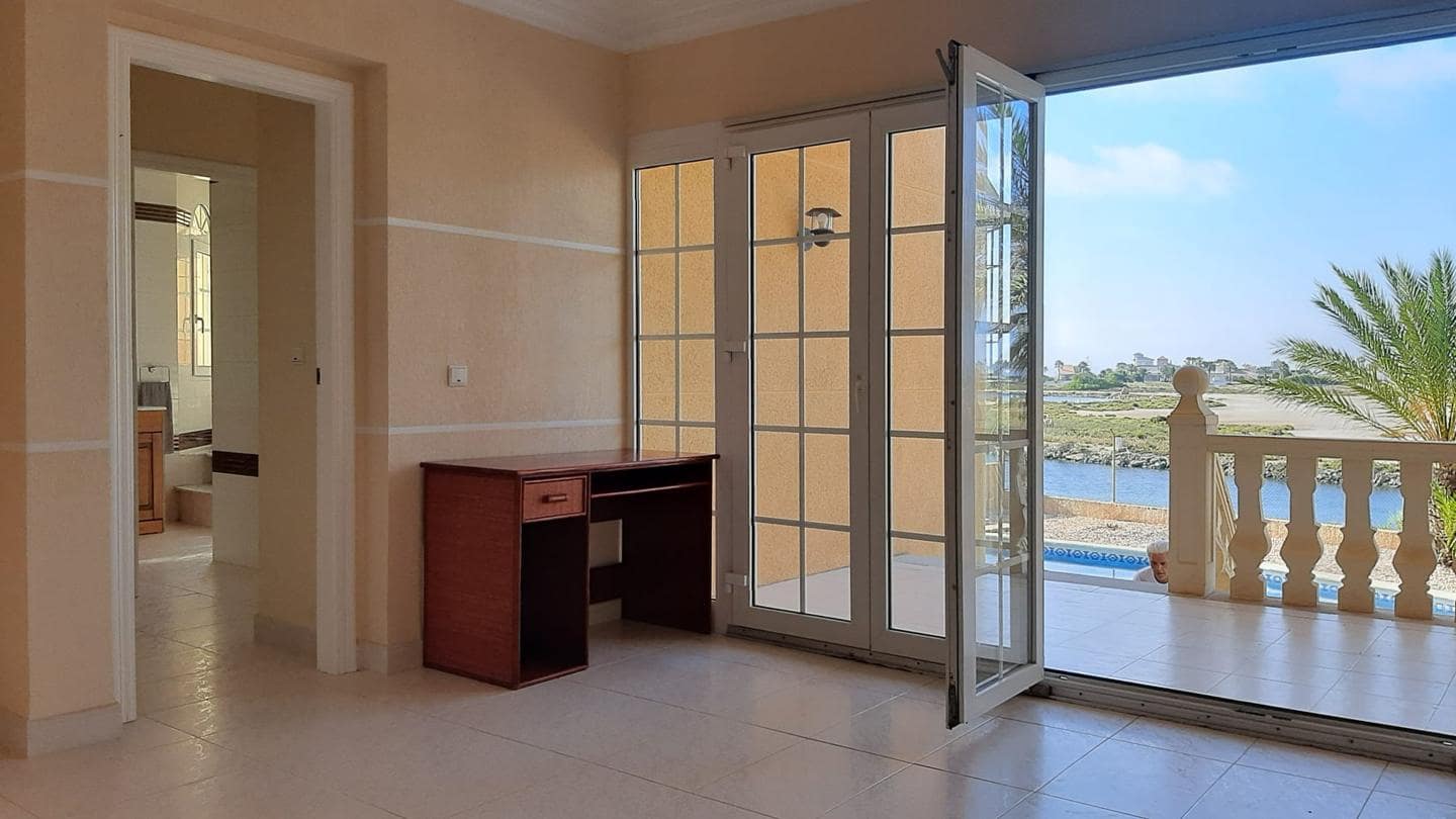 3 soverom Villa til salgs i La Manga del Mar Menor med svømmebasseng garasje - € 780 000 (Ref: 10011804)
