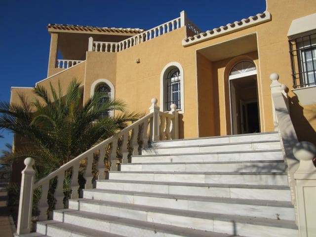 3 soverom Villa til salgs i La Manga del Mar Menor med svømmebasseng garasje - € 780 000 (Ref: 10011804)