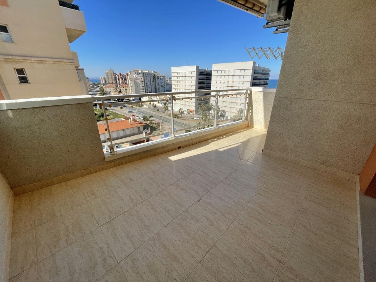 1 slaapkamer Flat te koop in La Manga del Mar Menor met zwembad garage - € 140.000 (Ref: 10016868)