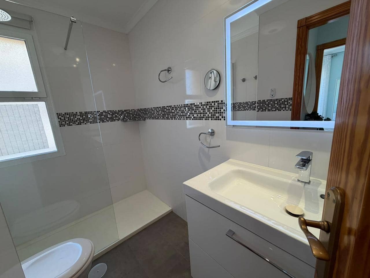 1 slaapkamer Flat te koop in La Manga del Mar Menor met zwembad garage - € 140.000 (Ref: 10016868)
