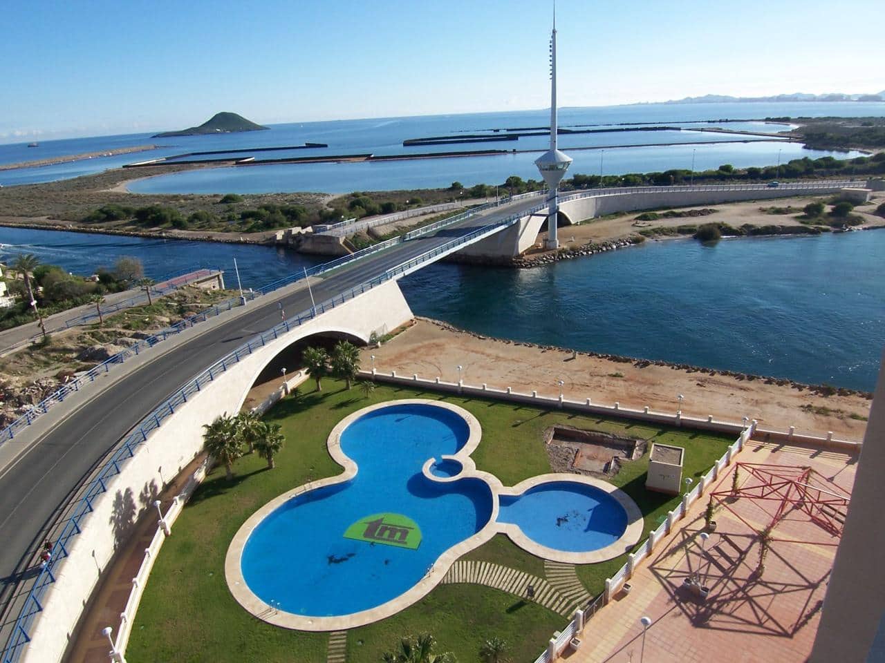 1 slaapkamer Flat te koop in La Manga del Mar Menor met zwembad garage - € 140.000 (Ref: 10016868)
