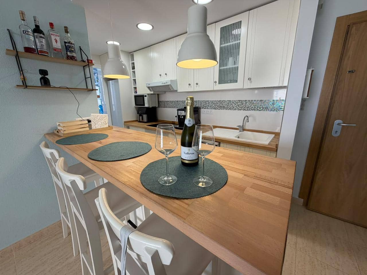 1 slaapkamer Flat te koop in La Manga del Mar Menor met zwembad garage - € 140.000 (Ref: 10016868)