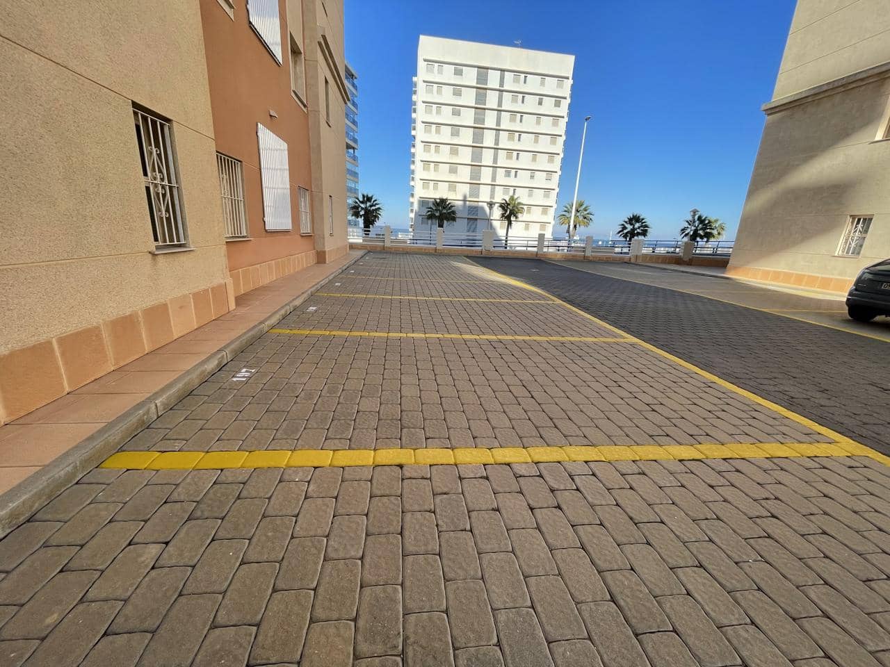1 slaapkamer Flat te koop in La Manga del Mar Menor met zwembad garage - € 140.000 (Ref: 10016868)