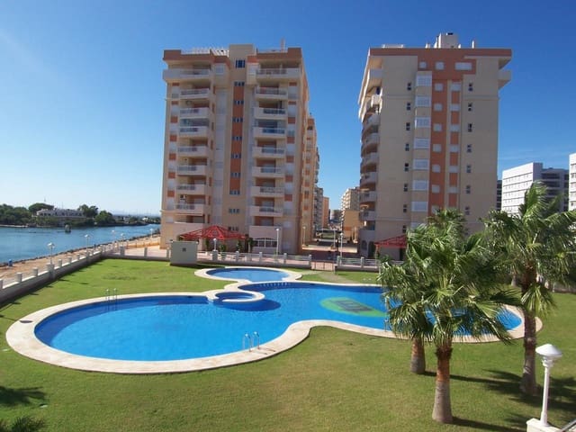 1 slaapkamer Flat te koop in La Manga del Mar Menor met zwembad garage - € 140.000 (Ref: 10016868)