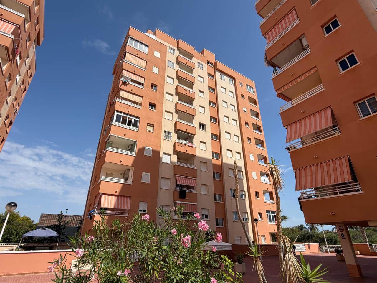 1 makuuhuone Asunto myytävänä paikassa La Manga del Mar Menor mukana uima-altaan 
autotalli - 135 000 € (Ref: 10021776)