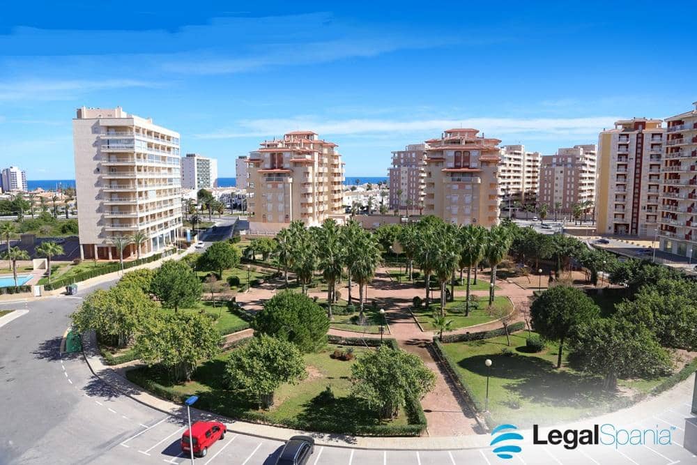 2 bedroom Flat for sale in La Manga del Mar Menor with pool garage - € 239,000 (Ref: 10023732)