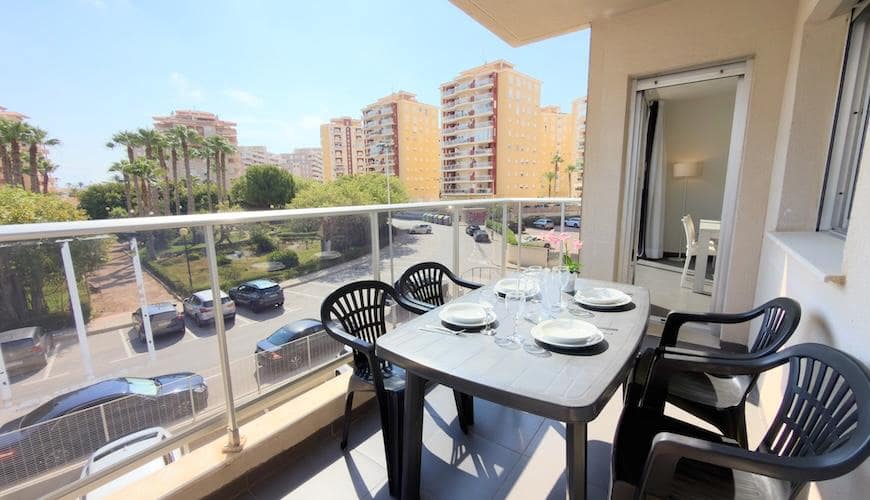 Piso de 2 habitaciones en La Manga del Mar Menor en venta con piscina - 185.000 € (Ref: 10024930)