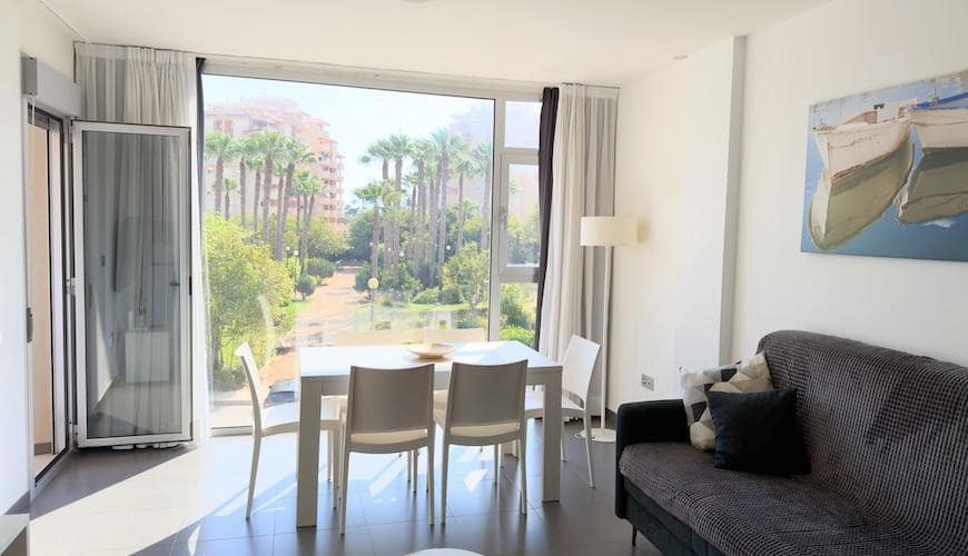 Piso de 2 habitaciones en La Manga del Mar Menor en venta con piscina - 185.000 € (Ref: 10024930)