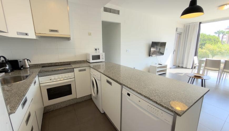 Piso de 2 habitaciones en La Manga del Mar Menor en venta con piscina - 185.000 € (Ref: 10024930)
