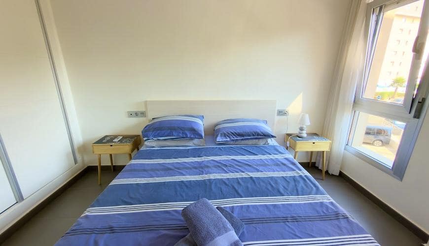 Piso de 2 habitaciones en La Manga del Mar Menor en venta con piscina - 185.000 € (Ref: 10024930)