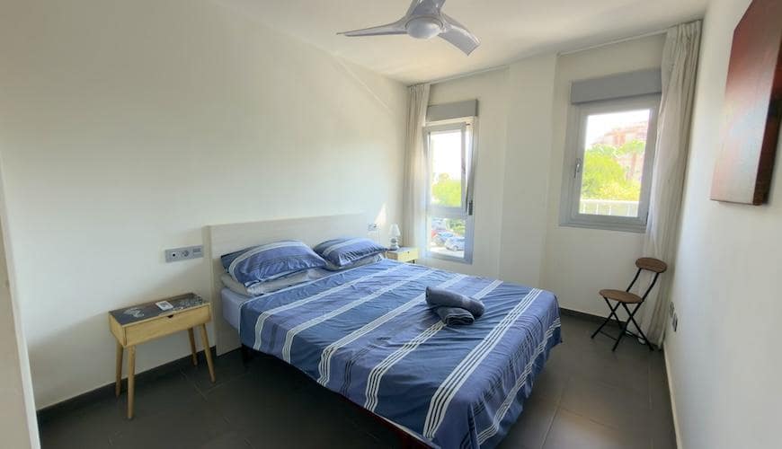 Piso de 2 habitaciones en La Manga del Mar Menor en venta con piscina - 185.000 € (Ref: 10024930)