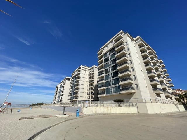 Piso de 2 habitaciones en La Manga del Mar Menor en venta con piscina - 185.000 € (Ref: 10024930)
