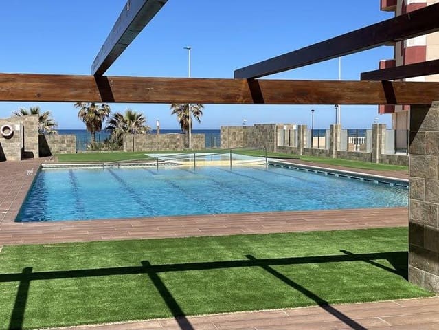 Piso de 1 habitación en La Manga del Mar Menor en venta con piscina - 145.000 € (Ref: 10113403)