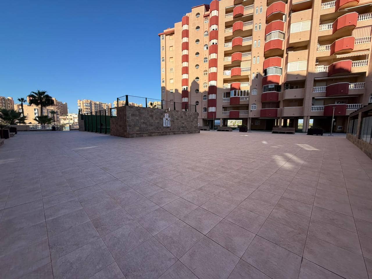 Piso de 1 habitación en La Manga del Mar Menor en venta con piscina - 145.000 € (Ref: 10113403)