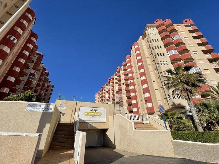 Piso de 1 habitación en La Manga del Mar Menor en venta con piscina - 145.000 € (Ref: 10113403)
