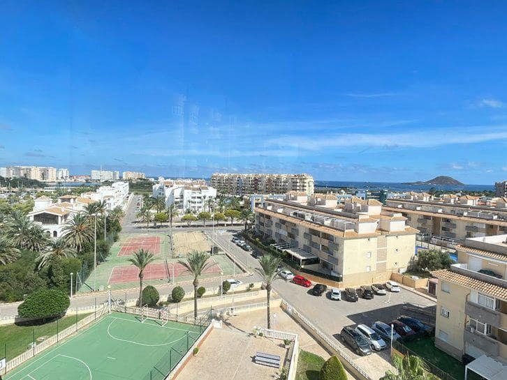 2 makuuhuone Asunto myytävänä paikassa La Manga del Mar Menor mukana uima-altaan 
autotalli - 229 000 € (Ref: 10118193)