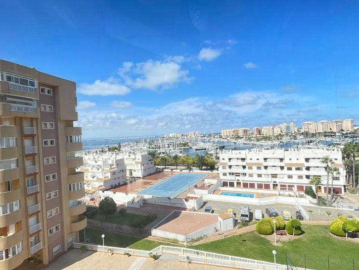 2 makuuhuone Asunto myytävänä paikassa La Manga del Mar Menor mukana uima-altaan 
autotalli - 229 000 € (Ref: 10118193)