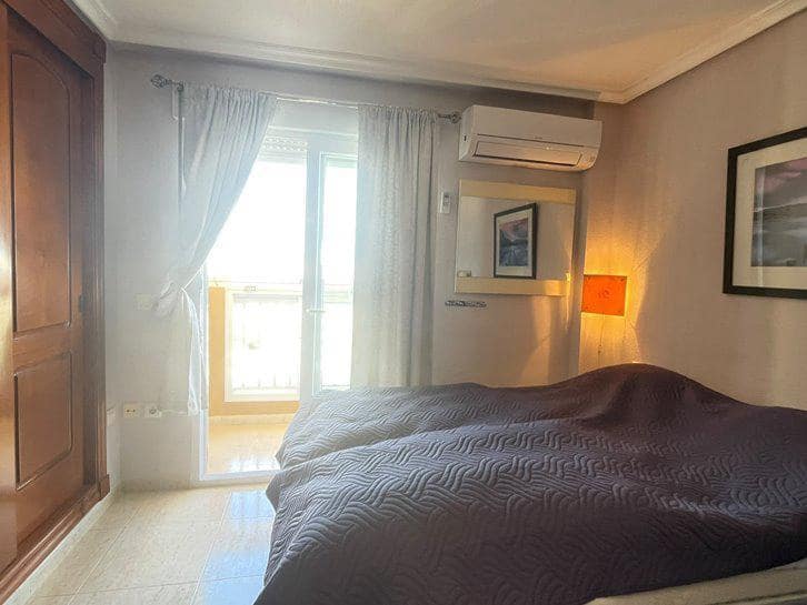 2 makuuhuone Asunto myytävänä paikassa La Manga del Mar Menor mukana uima-altaan 
autotalli - 229 000 € (Ref: 10118193)
