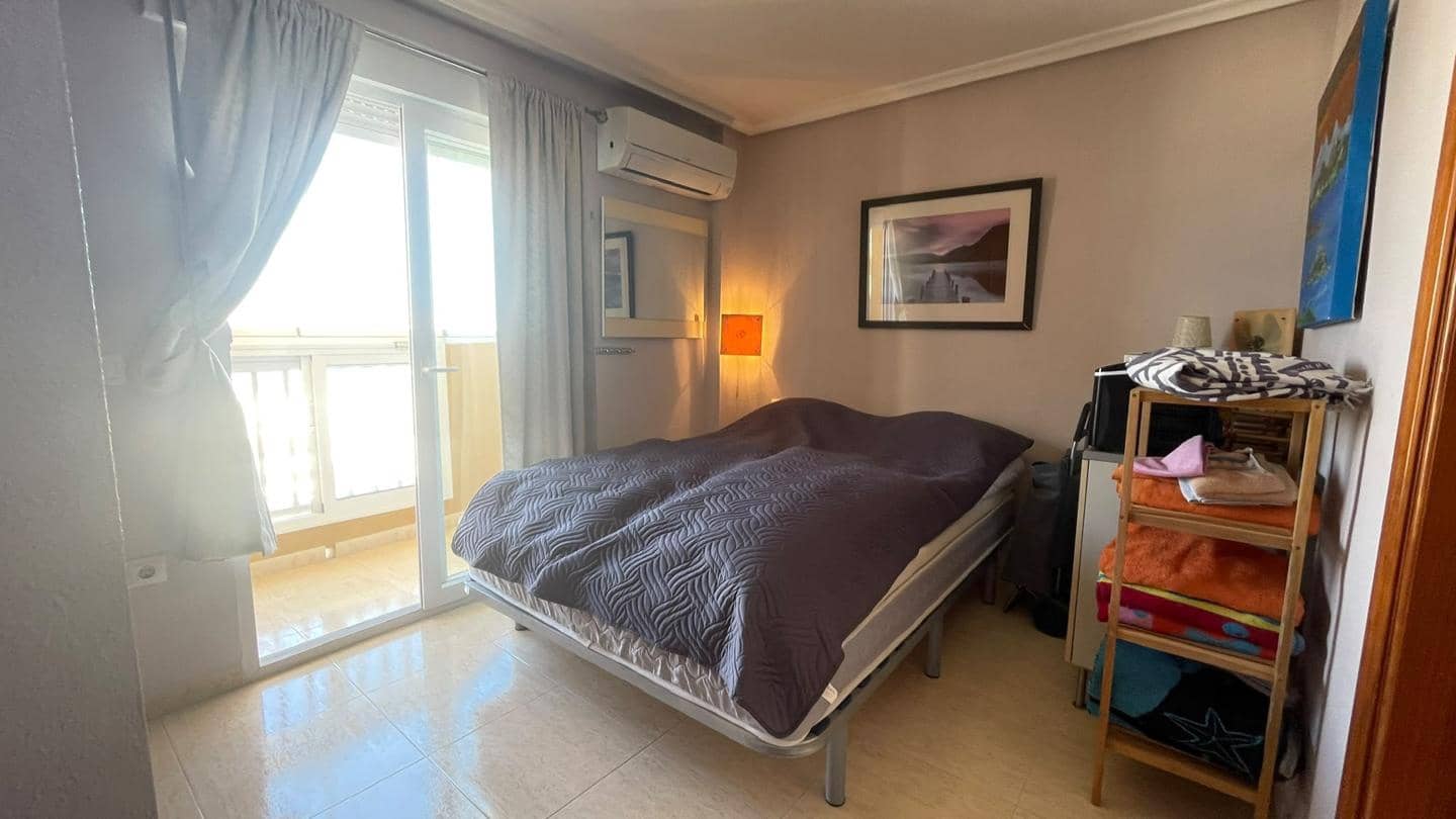 2 makuuhuone Asunto myytävänä paikassa La Manga del Mar Menor mukana uima-altaan 
autotalli - 229 000 € (Ref: 10118193)