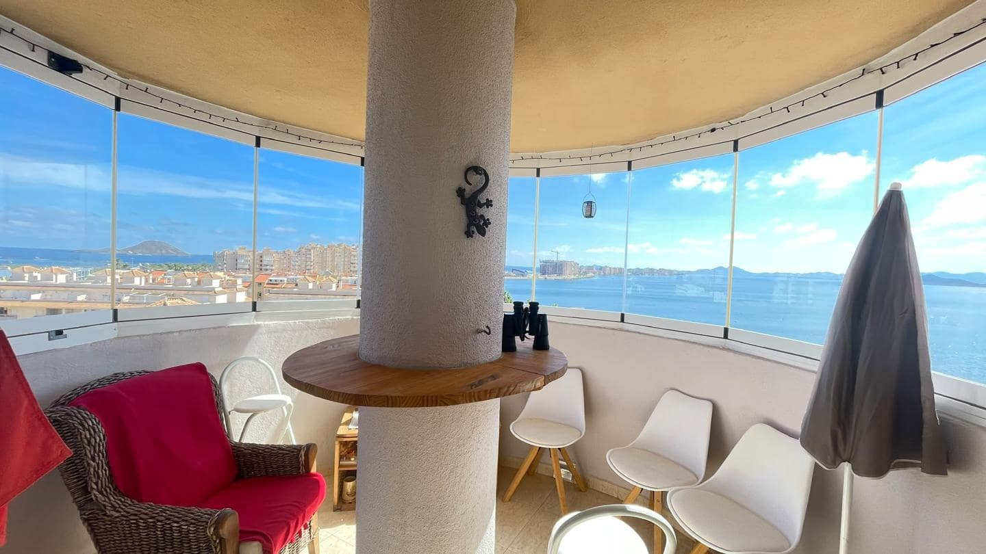 2 makuuhuone Asunto myytävänä paikassa La Manga del Mar Menor mukana uima-altaan 
autotalli - 229 000 € (Ref: 10118193)