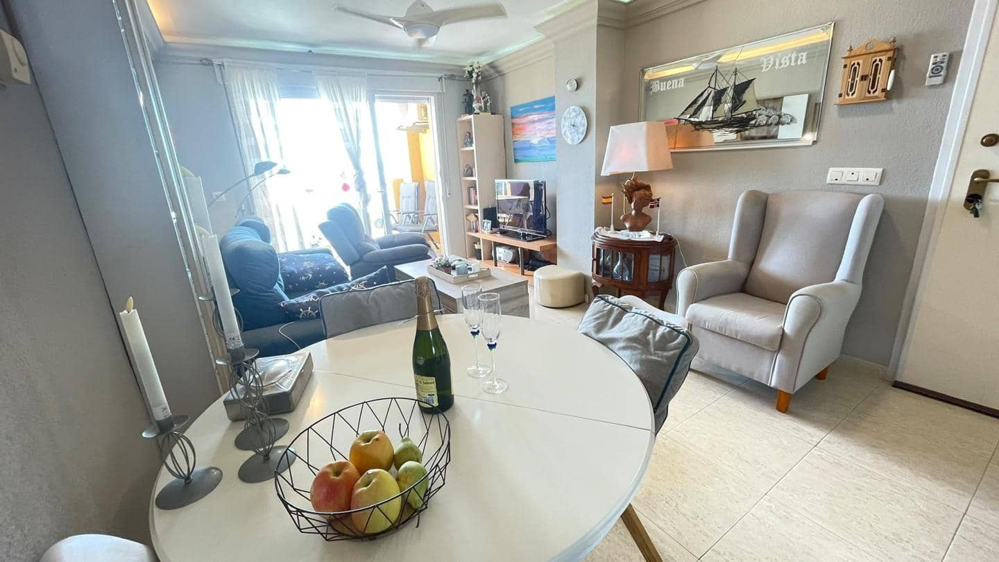 2 makuuhuone Asunto myytävänä paikassa La Manga del Mar Menor mukana uima-altaan 
autotalli - 229 000 € (Ref: 10118193)