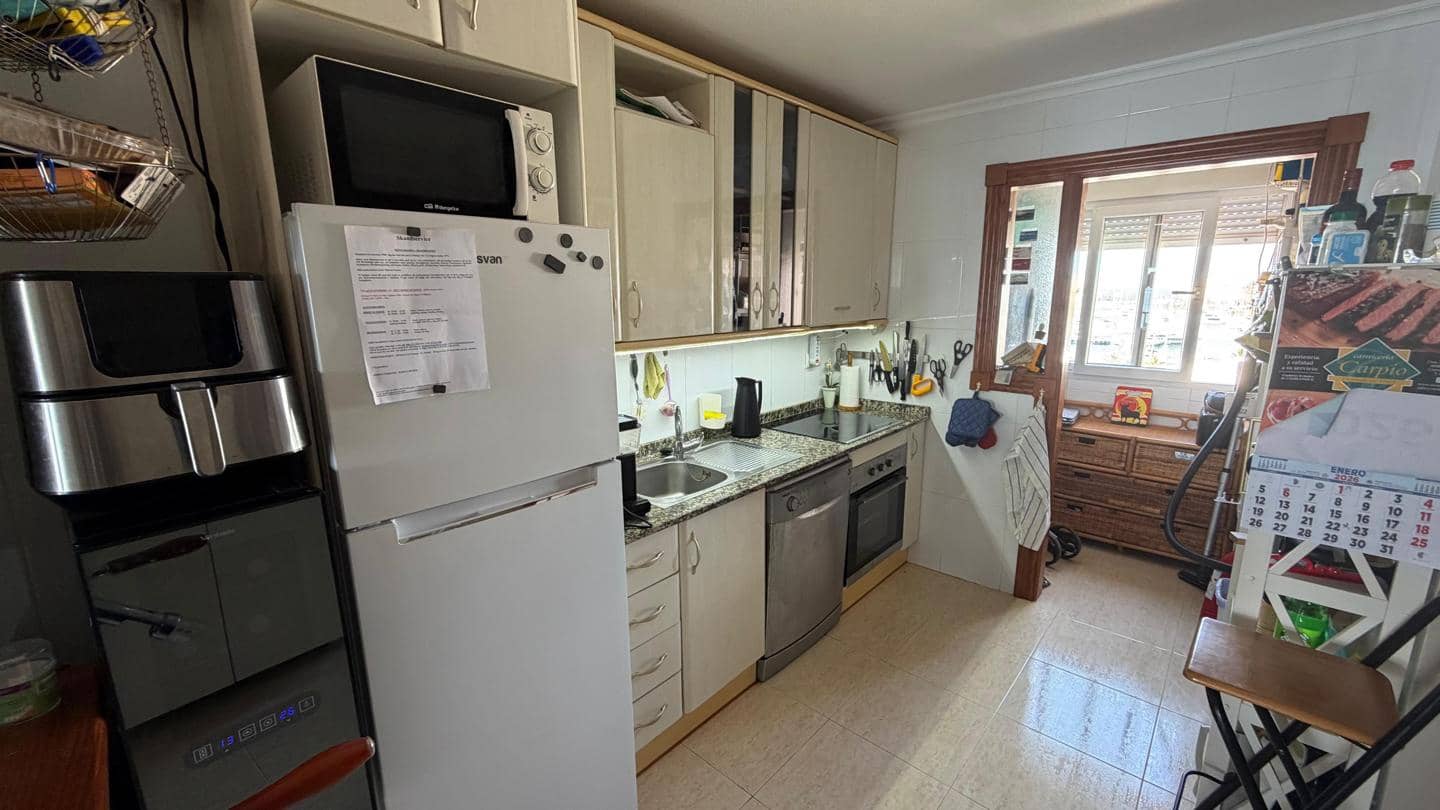 2 makuuhuone Asunto myytävänä paikassa La Manga del Mar Menor mukana uima-altaan 
autotalli - 229 000 € (Ref: 10118193)