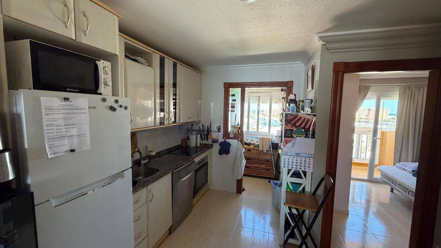 2 makuuhuone Asunto myytävänä paikassa La Manga del Mar Menor mukana uima-altaan 
autotalli - 229 000 € (Ref: 10118193)