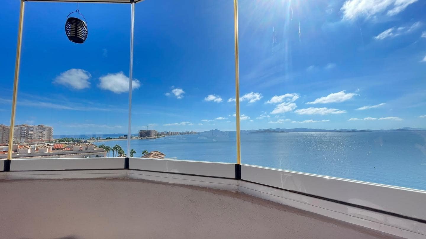 2 makuuhuone Asunto myytävänä paikassa La Manga del Mar Menor mukana uima-altaan 
autotalli - 229 000 € (Ref: 10118193)