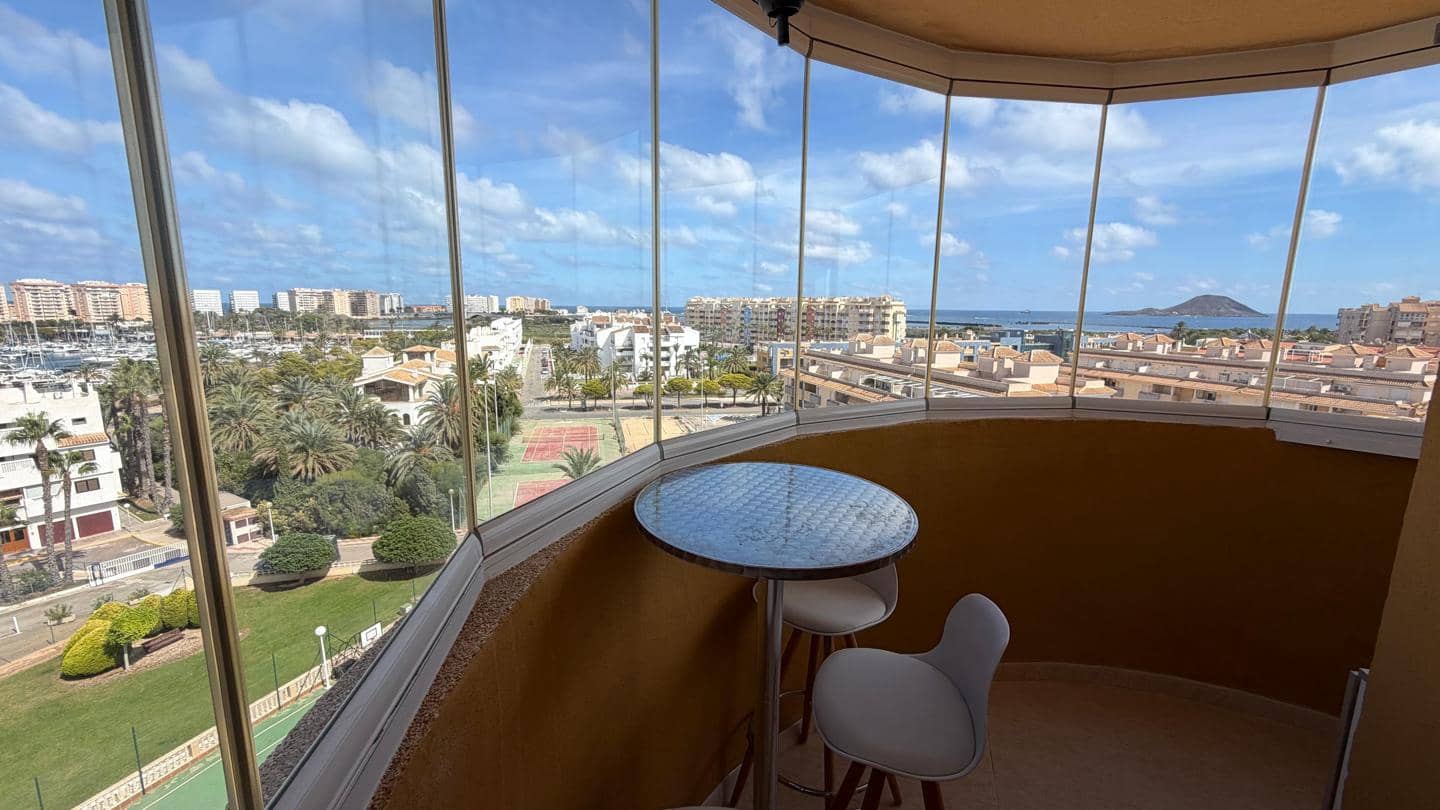 2 makuuhuone Asunto myytävänä paikassa La Manga del Mar Menor mukana uima-altaan 
autotalli - 229 000 € (Ref: 10118193)