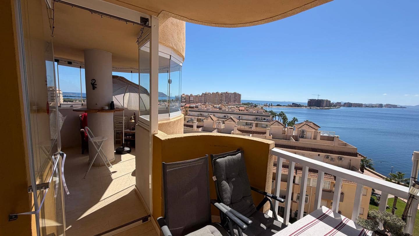 2 makuuhuone Asunto myytävänä paikassa La Manga del Mar Menor mukana uima-altaan 
autotalli - 229 000 € (Ref: 10118193)