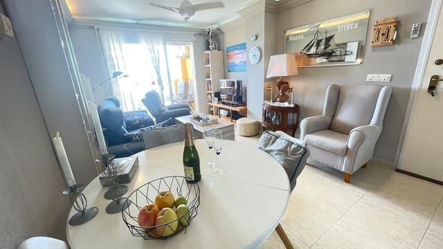 2 makuuhuone Asunto myytävänä paikassa La Manga del Mar Menor mukana uima-altaan 
autotalli - 229 000 € (Ref: 10118193)