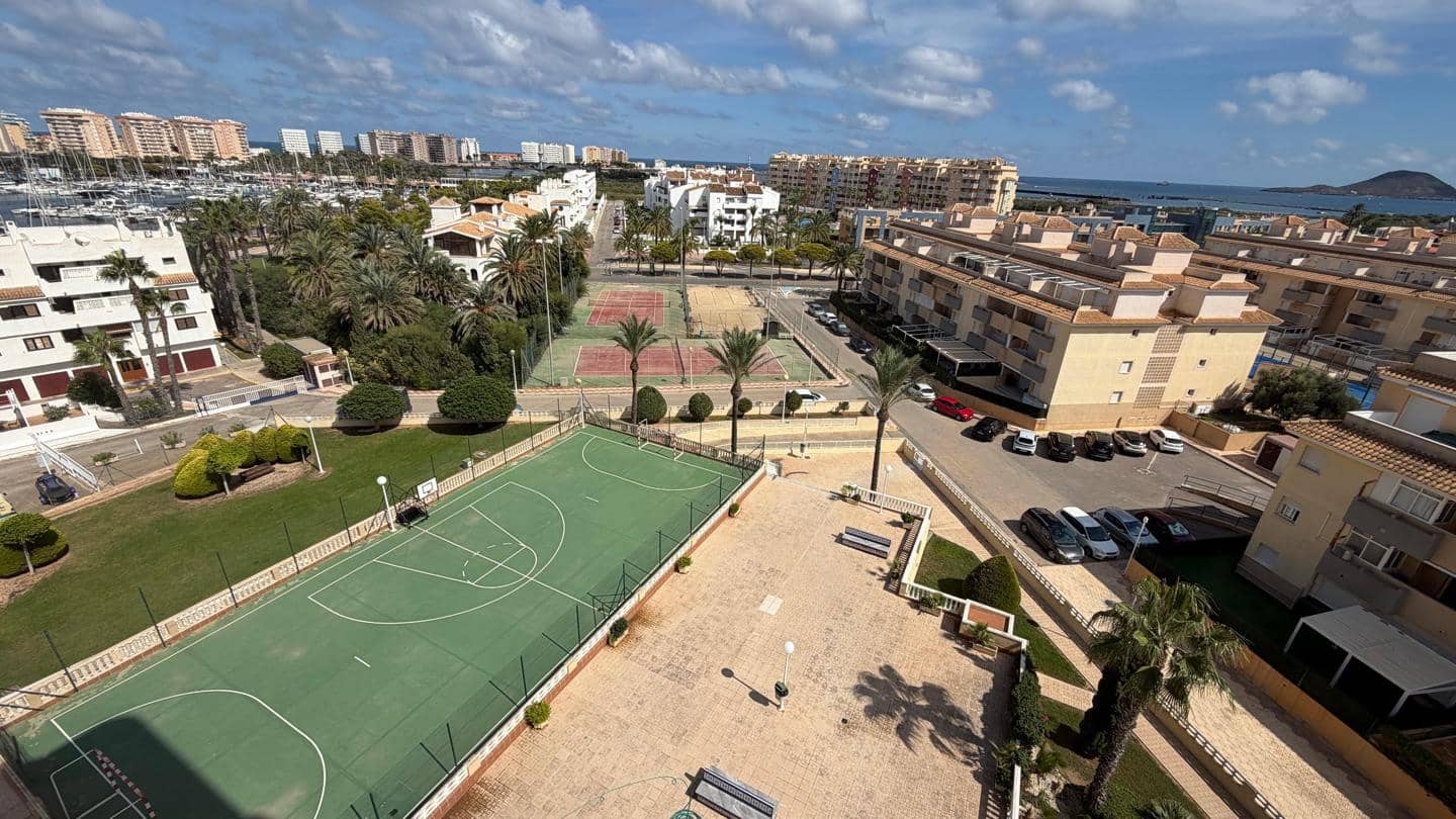2 makuuhuone Asunto myytävänä paikassa La Manga del Mar Menor mukana uima-altaan 
autotalli - 229 000 € (Ref: 10118193)