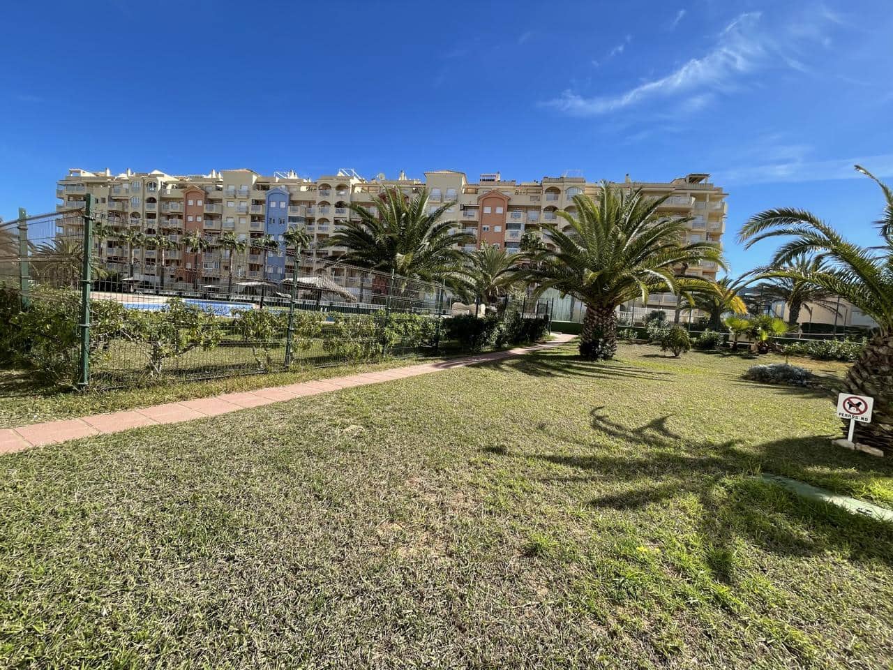 2 bedroom Flat for sale in La Manga del Mar Menor with pool garage - € 185,000 (Ref: 10161951)