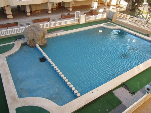 2 makuuhuone Asunto myytävänä paikassa La Manga del Mar Menor mukana uima-altaan 
autotalli - 257 500 € (Ref: 10167496)