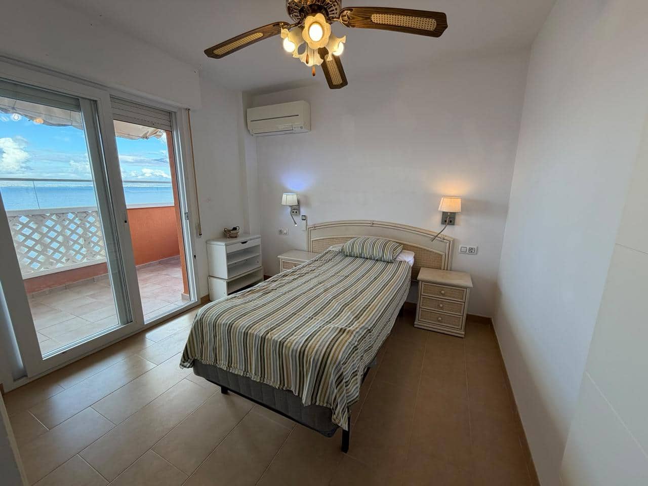 2 makuuhuone Asunto myytävänä paikassa La Manga del Mar Menor mukana uima-altaan 
autotalli - 257 500 € (Ref: 10167496)