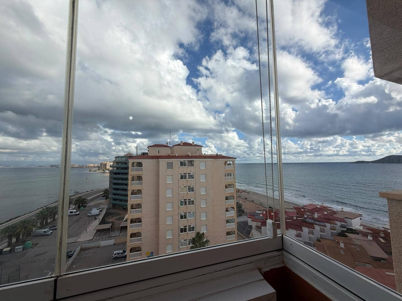 2 makuuhuone Asunto myytävänä paikassa La Manga del Mar Menor mukana uima-altaan 
autotalli - 257 500 € (Ref: 10167496)