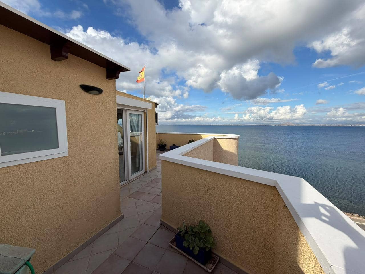 2 makuuhuone Asunto myytävänä paikassa La Manga del Mar Menor mukana uima-altaan 
autotalli - 257 500 € (Ref: 10167496)