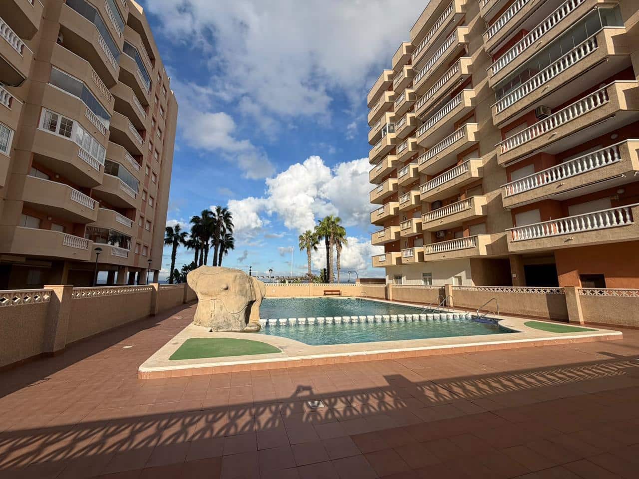 2 makuuhuone Asunto myytävänä paikassa La Manga del Mar Menor mukana uima-altaan 
autotalli - 257 500 € (Ref: 10167496)