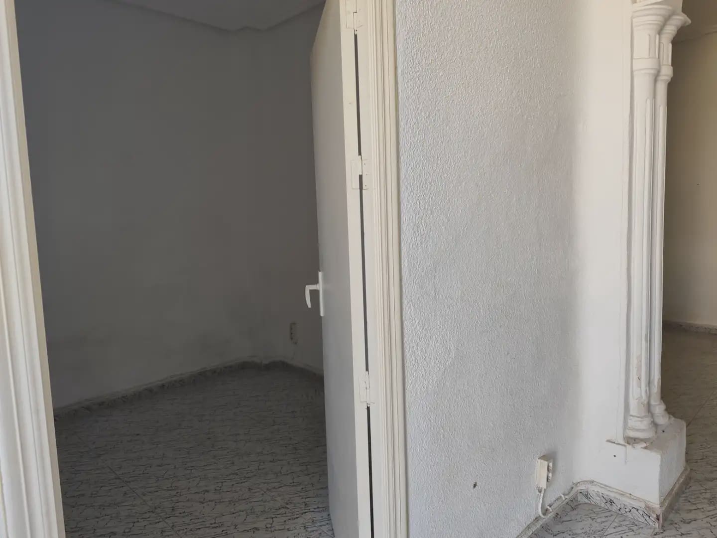 4 chambre Finca/Maison de Campagne à vendre à Beniajan avec garage - 150 000 € (Ref: 10045541)