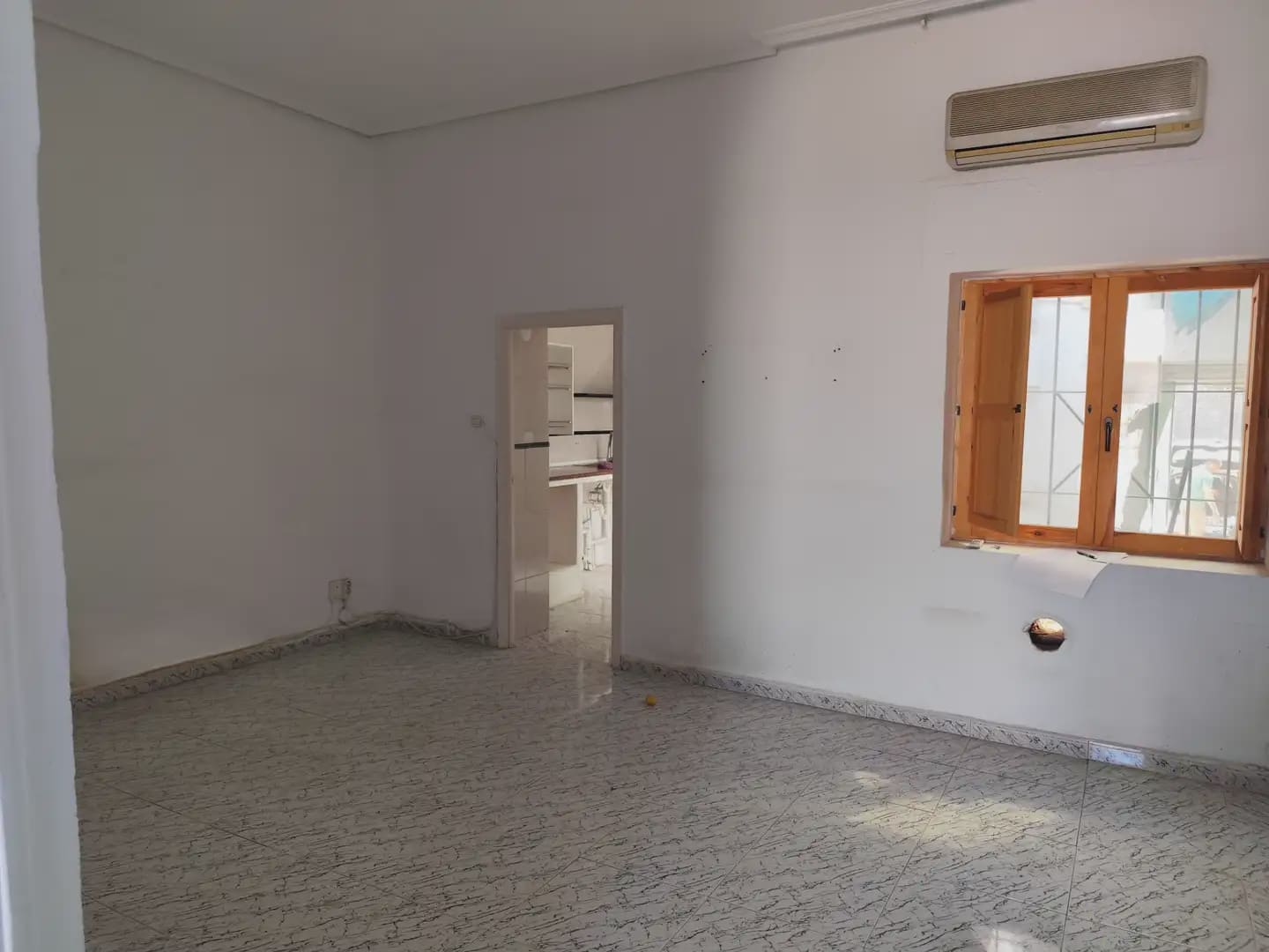 4 chambre Finca/Maison de Campagne à vendre à Beniajan avec garage - 150 000 € (Ref: 10045541)