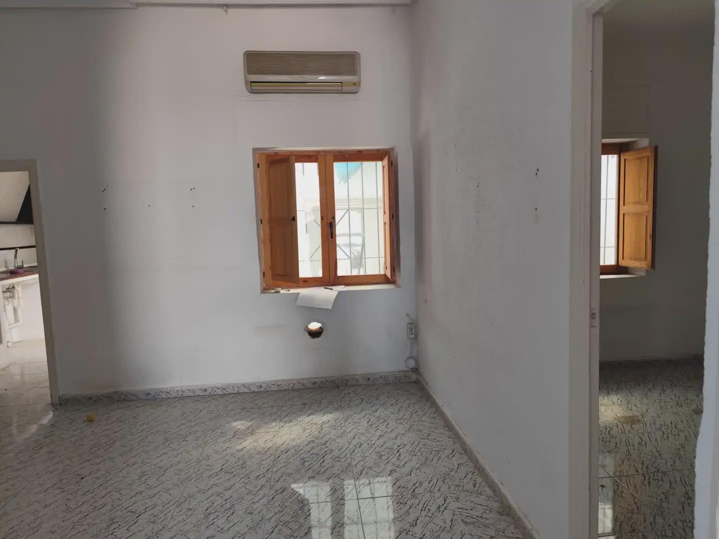 4 chambre Finca/Maison de Campagne à vendre à Beniajan avec garage - 150 000 € (Ref: 10045541)
