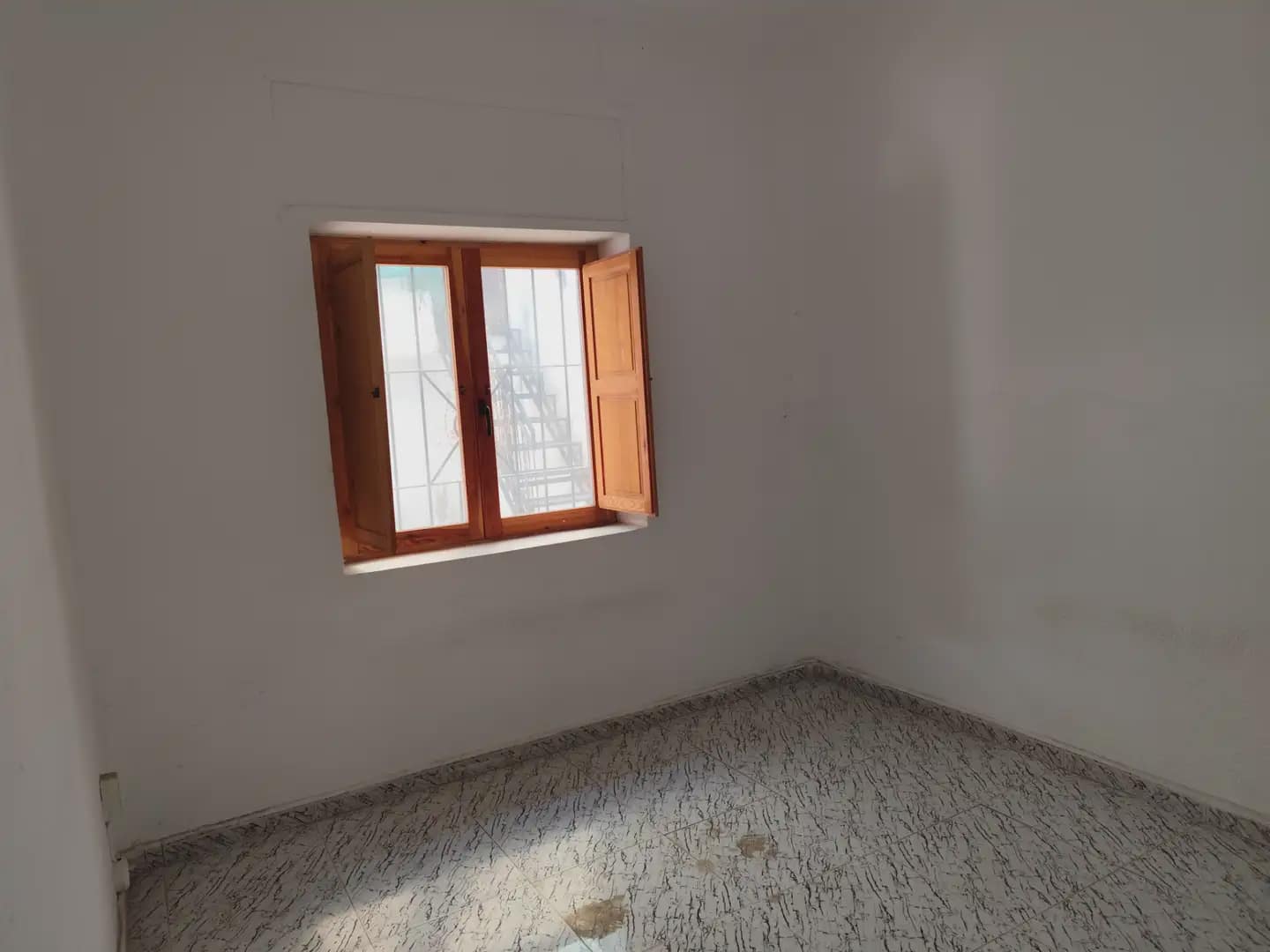 4 chambre Finca/Maison de Campagne à vendre à Beniajan avec garage - 150 000 € (Ref: 10045541)