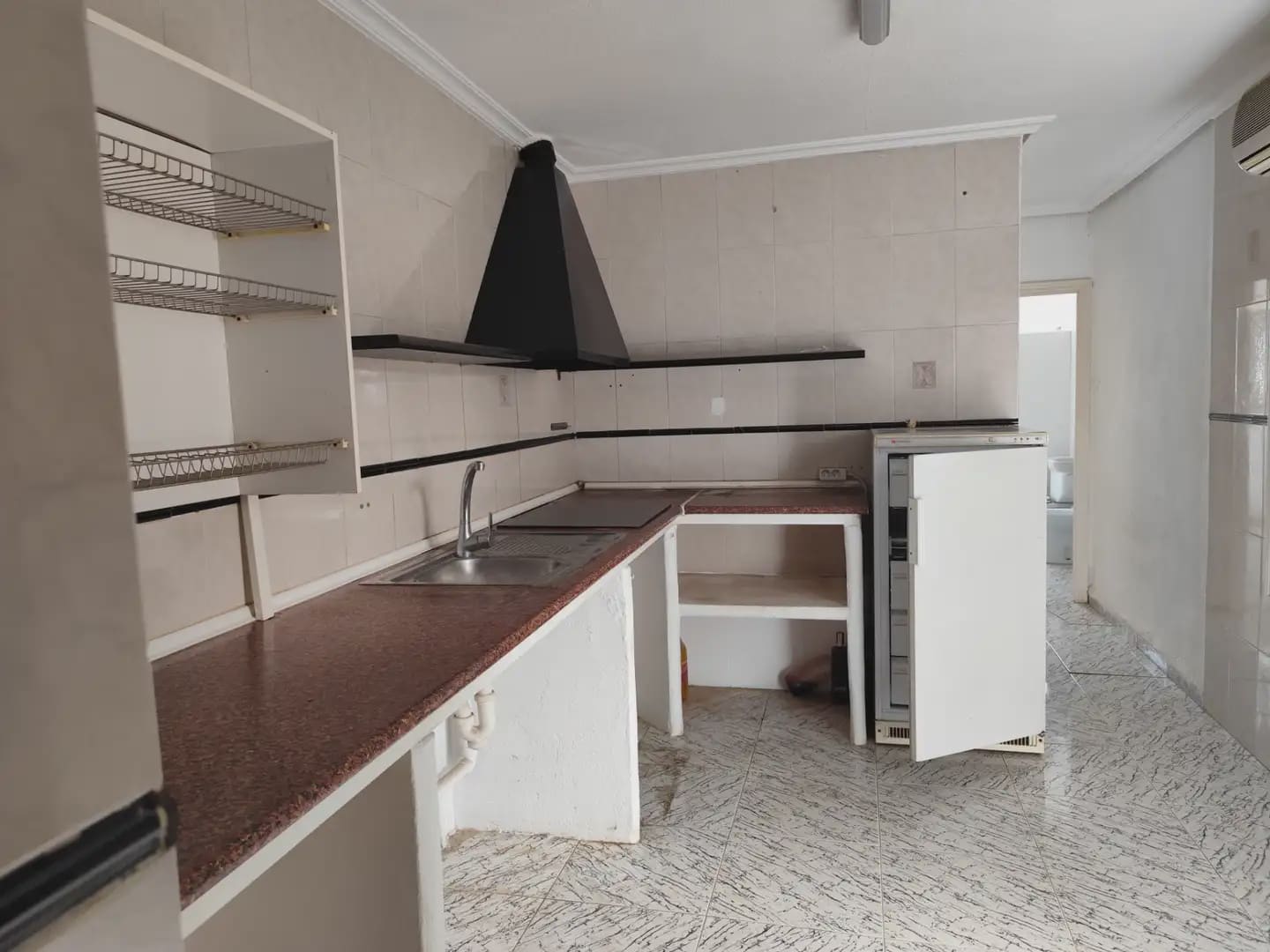 4 chambre Finca/Maison de Campagne à vendre à Beniajan avec garage - 150 000 € (Ref: 10045541)