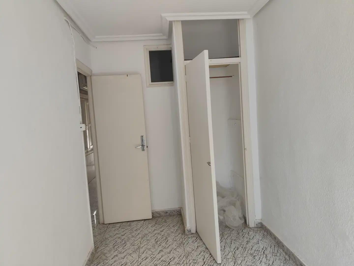 4 chambre Finca/Maison de Campagne à vendre à Beniajan avec garage - 150 000 € (Ref: 10045541)