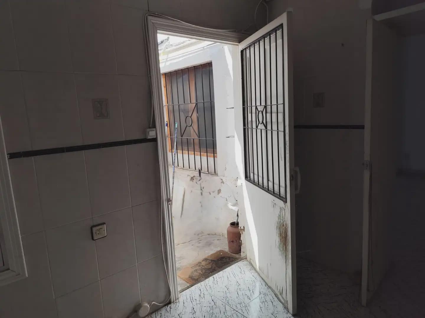 4 chambre Finca/Maison de Campagne à vendre à Beniajan avec garage - 150 000 € (Ref: 10045541)