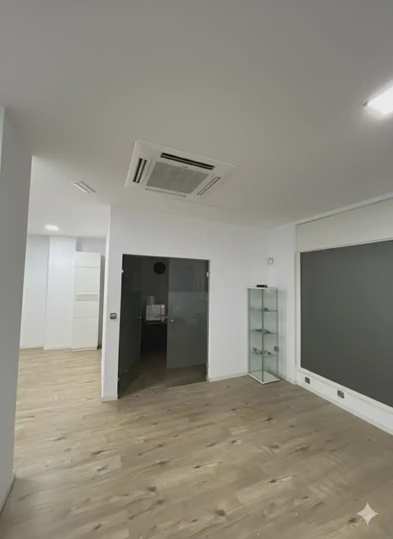 Kaupallinen myytävänä paikassa Beniajan - 130 000 € (Ref: 10045545)