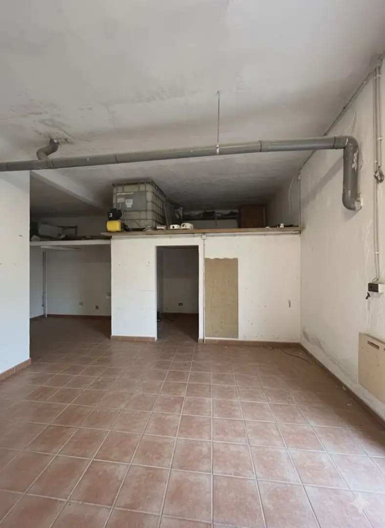 Kaupallinen myytävänä paikassa Beniajan - 130 000 € (Ref: 10045545)