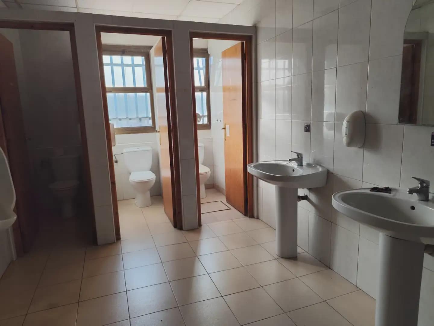 Commercial for sale in San Gines - € 1,500,000 (Ref: 10100587)
